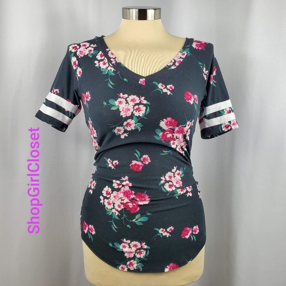 š„Just Inš„Floral Baseball Style Tee - Sz Small Jr
